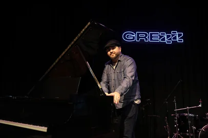 Porto Alegre, RS, Brasil - Piano do bar Grezz, em Porto Alegre, completa 100 anos. Na foto Rafael Rohden, sócio proprietário.Indexador: jeff botega<!-- NICAID(16044230) -->
