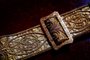 O Cinto da Espada da Coroação (Cinturão) é uma das vestes históricas da família real britânica<!-- NICAID(15417456) -->