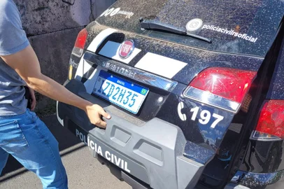 Polícia Civil de São Marcos prende suspeitos de matarem homem a facadas às margens da BR-116. O crime ocorreu na madrugada do último sábado (11) e vitimou Elias Calixto Rosa, 46 anos, <!-- NICAID(15351757) -->