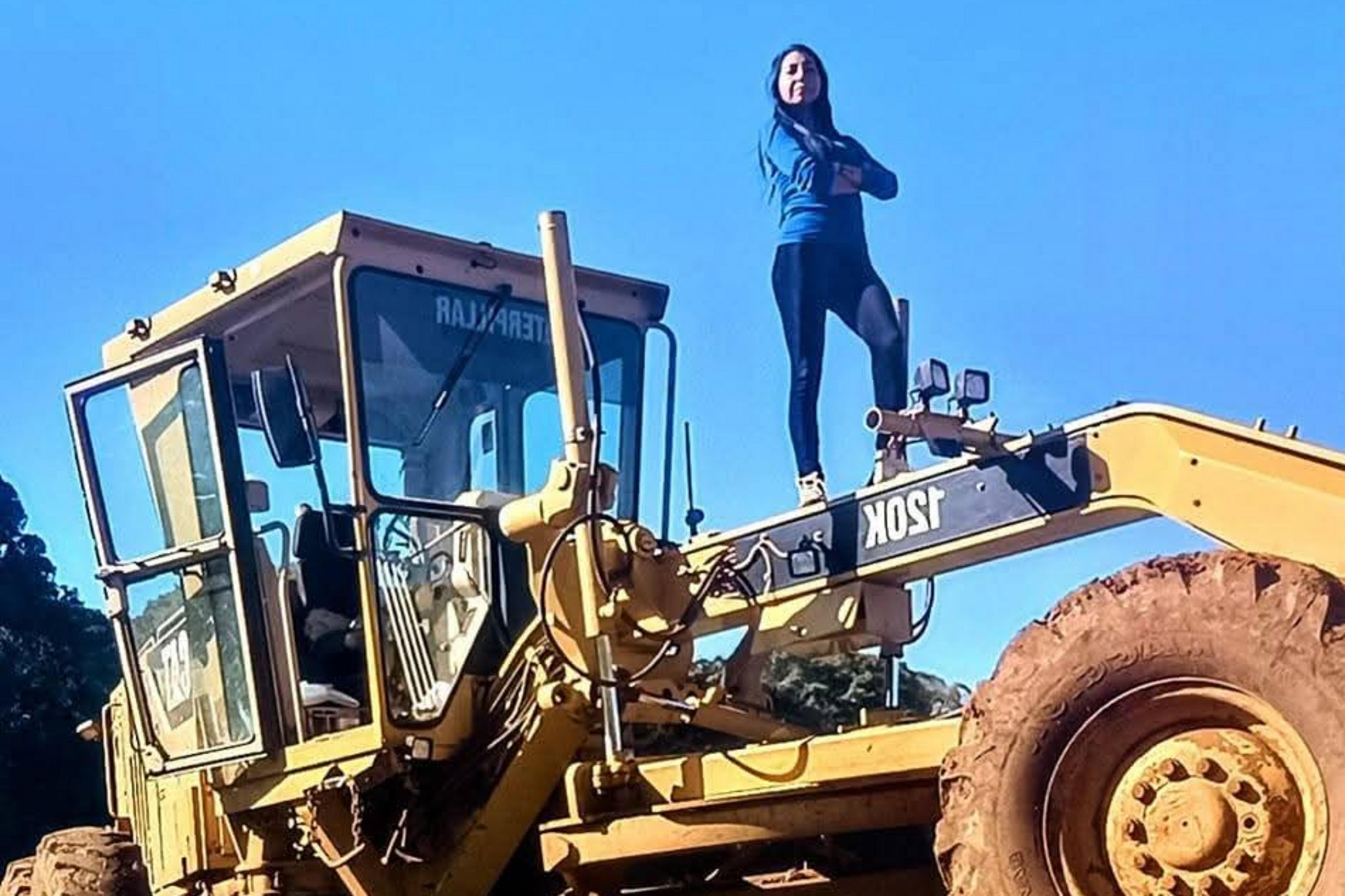 Mulheres conquistam espa&ccedil;o in&eacute;dito na opera&ccedil;&atilde;o de m&aacute;quinas pesadas no norte do RS