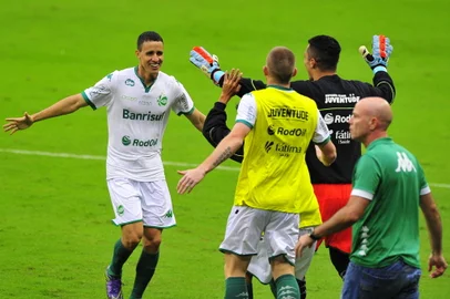 PORTO ALEGRE, RS, BRASIL 24/04/2016 - O Grêmio recebe, neste domingo, o Juventude na Arena, no jogo de volta pela semifinal do Gauchão. (FOTO: FERNANDO GOMES/AGÊNCIA RBS).<!-- NICAID(12156714) -->
