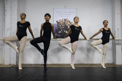 PORTO ALEGRE, RS, BRASIL, 23.01.2024: O projeto Ballet para todos está com inscricões abertas para estudantes de 06 a 10 anos, da zona Leste de Porto Alegre, que queiram studar balé gratuitamente .Foto: Camila Hermes/Agencia RBS<!-- NICAID(15658415) -->