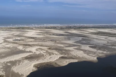 Cidreira, RS, Brasil - Material sobre as Dunas e os lençóis d'água entre as cidades de Cidreira e Tramandaí. Reportagem saiu de barco do Lagoa Country Club, atravessou a Lagoa da Rondinha, entrou na Lagoa da Fortaleza, até chegar nas Dunas Cidreirenses.<!-- NICAID(15681246) -->
