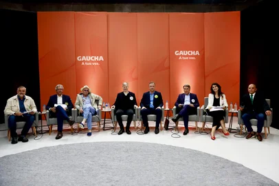 PORTO ALEGRE, RS, BRASIL, 11-09-2026 Candidatos ao Senado pelo Rio Grande do Sul participam de debate no estúdio da RBS TV, em Porto Alegre, nesta sexta-feira (11). O encontro reúne os oito candidatos na disputa pelas vagas do Estado no Senado Federal nas eleições de 2026.Foto: Jeff Botega/Grupo RBS<!-- NICAID(16363603) -->