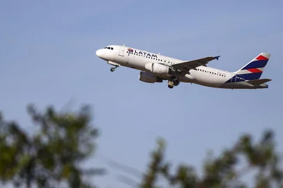 MovimentaÃ§Ã£o de aviÃµes comerciais no aeroporto de BrasÃ­lia.<!-- NICAID(15701759) -->