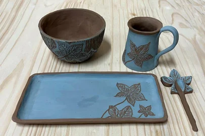 Coleções inéditas de peças em cerâmicas da artista plástica Andrea Mader estarão entre os destaques handmade da proposta Le Marché Chic que ocupará os cenários do Complexo Fabbrica, dia 09 de abril, em Caxias do Sul<!-- NICAID(15057524) -->