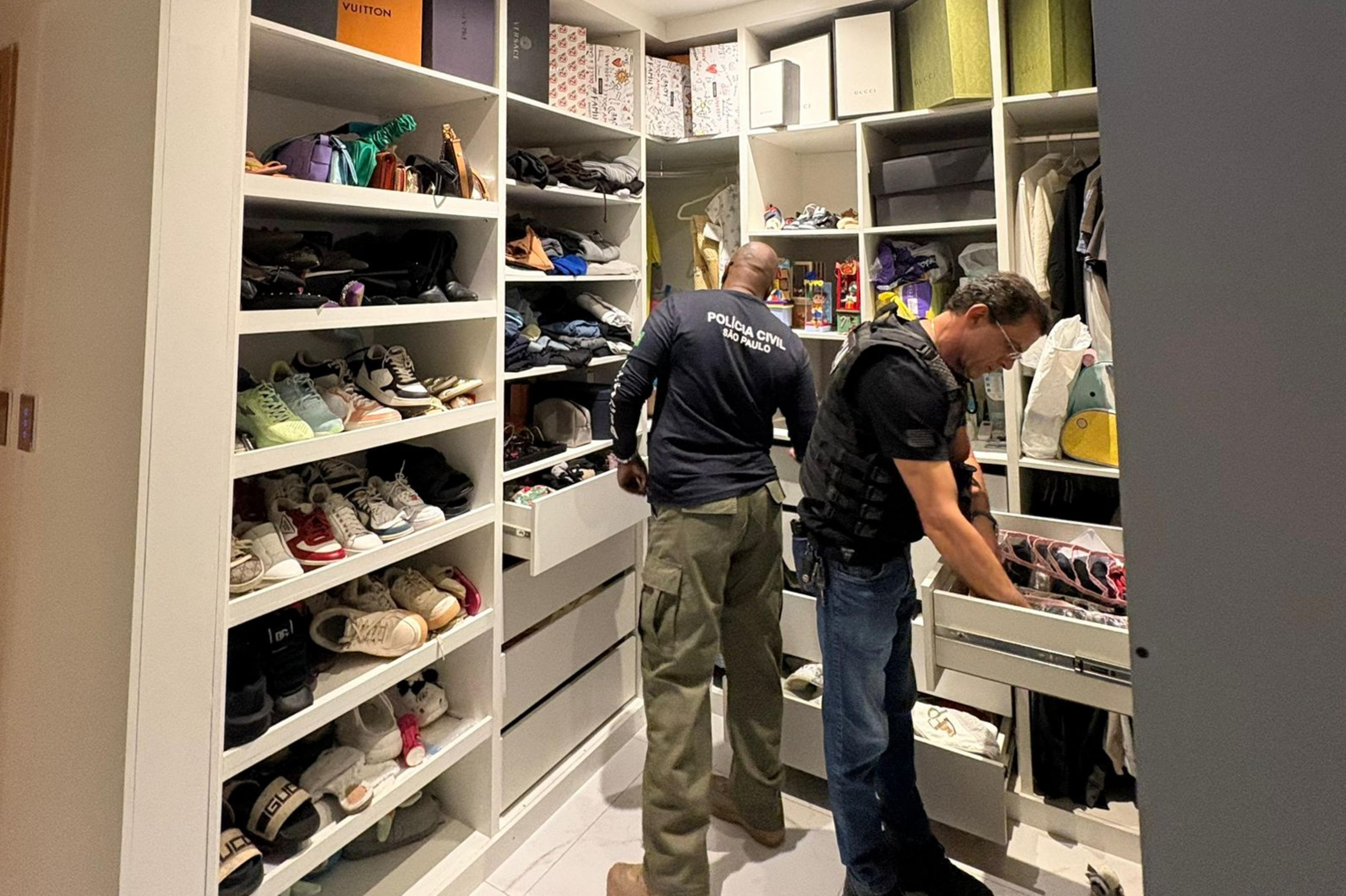 Influencer e namorado suspeitos de aplicar golpe contra idoso em Gua&iacute;ba s&atilde;o alvo de opera&ccedil;&atilde;o em S&atilde;o Paulo