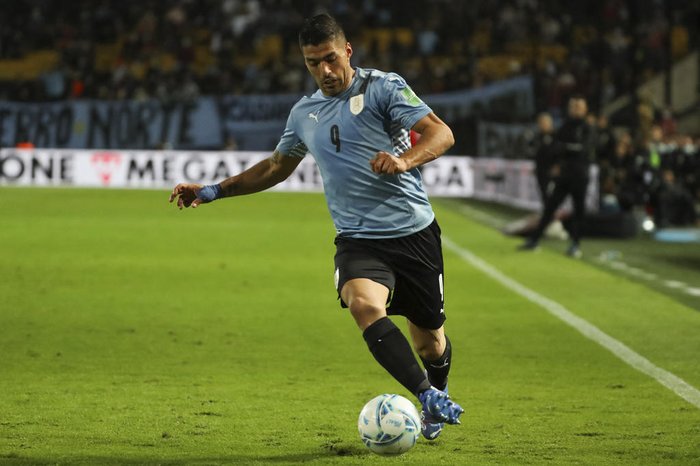 Gol de Suárez garante Uruguai nas oitavas de final da Copa do