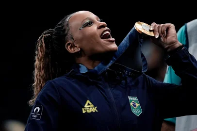 2024.08.05 - Jogos Olímpicos Paris 2024 - Ginastica artistica - A ginasta brasileira Rebeca Andrade conquista a medalha de ouro na final do solo. Foto: Alexandre Loureiro/COB/ Divulgação<!-- NICAID(15832742) -->