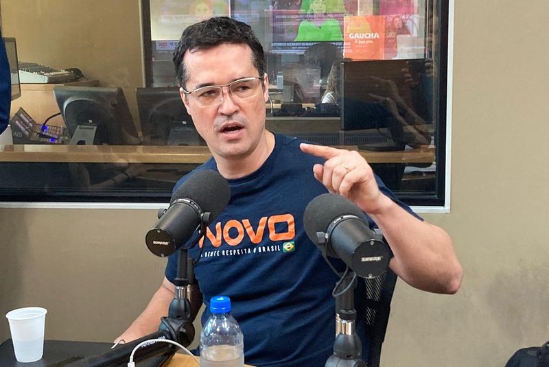 Deltan Dallagnol, integrante do partido Novo, falando no programa Timeline da Rádio Gaúcha no dia 07/12<!-- NICAID(15619134) -->