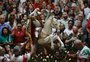 No dia do Santo Guerreiro, fiéis prestam homenagens, fazem pedidos e agradecem a São Jorge no bairro Partenon