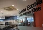 Fornos com IA e cursos gratuitos: cozinha escola é aposta do setor para falta de mão de obra em restaurantes de Porto Alegre