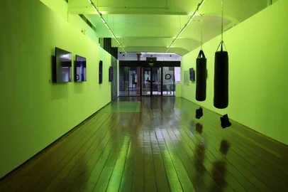 Em diálogo com exposição feminista, MACRS oferece aula de autodefesa gratuita para mulheres e LGBTs<!-- NICAID(15934513) -->