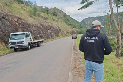Passageira de caminhonete morre em acidente em Vista Alegre do Prata<!-- NICAID(16096370) -->