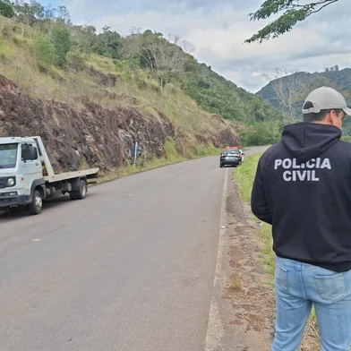 Passageira de caminhonete morre em acidente em Vista Alegre do Prata<!-- NICAID(16096370) -->