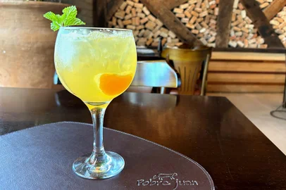 POA Tonic - Drink com bergamota do Pobre Juan<!-- NICAID(15708953) -->