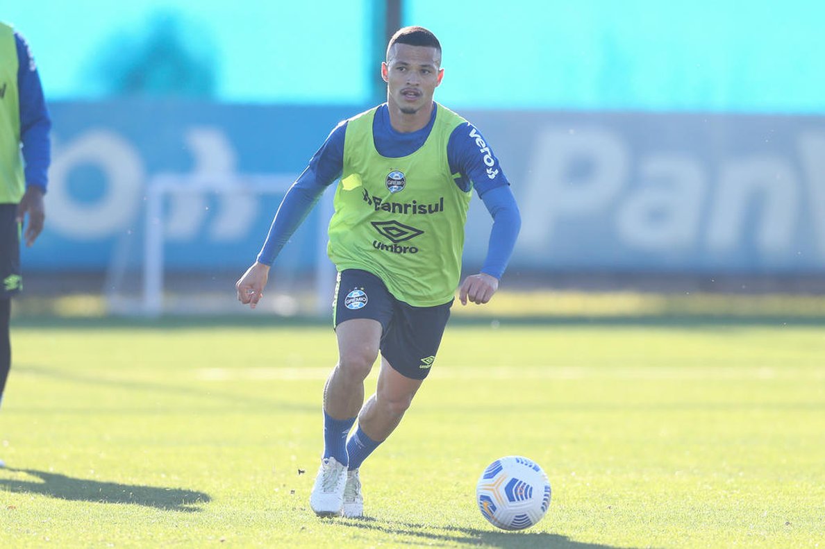 Darlan tem boa atuação e se destaca com Felipão