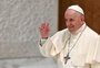 Papa Francisco defende vacinação contra covid-19 como "ato de amor"