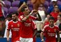 Benfica atropela o Auckland e goleia em jogo paralisado por mais de duas horas