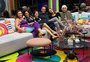 "BBB 22": Tadeu Schmidt leva família para conhecer a casa do programa