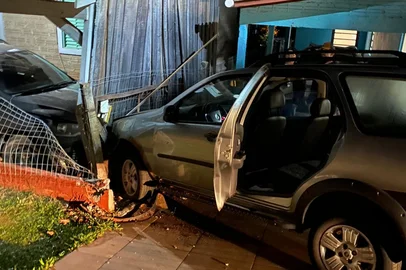 Motorista embriagado invade pátio de residência e é preso em flagrante em Jóia<!-- NICAID(16058032) -->