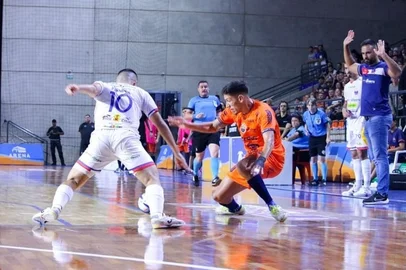 Passo Fundo Futsal x Guarany, de espumoso pela Supertaça Farroupilha