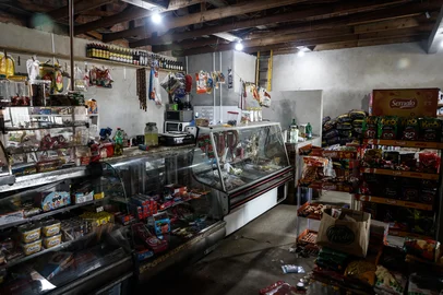 TRAMANDAÍ, RS, BRASIL - 2025.02.27 - Imagens exclusivas do interior do estabelecimento em que menina foi sequestrada, abusada e mantida em cárcere privado, no bairro Parque dos Presidentes, em Tramandaí. (Foto: André Ávila/ Agência RBS)Indexador: Andre Avila<!-- NICAID(15985164) -->