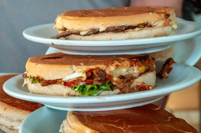 Amanda Xavier / Agencia RBS destemperados, gigantes da chapa, porto alegre, xis, lanche, pepsi, refrigerante, batata frita<!-- NICAID(15546016) -->