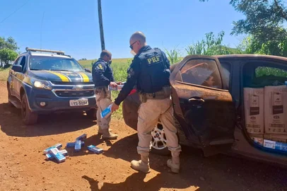 PRF apreende carga de cigarros paraguaios contrabandeados<!-- NICAID(15996919) -->