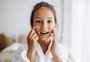 Skincare infantil: dermatologista explica a idade ideal para começar a cuidar da pele