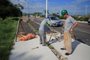 PORTO ALEGRE, RS, BRASIL, 23/03/2023- Obras paradas na calçada do Marinha do Brasil. Foto: Ronaldo Bernardi / Agencia RBS<!-- NICAID(15383190) -->