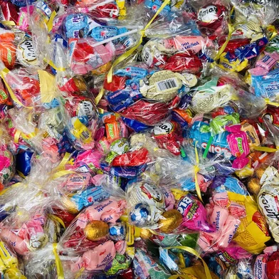 Motoristas de aplicativo arrecadam uma tonelada de doces para crianças carentes na Páscoa, em Caxias<!-- NICAID(15397722) -->