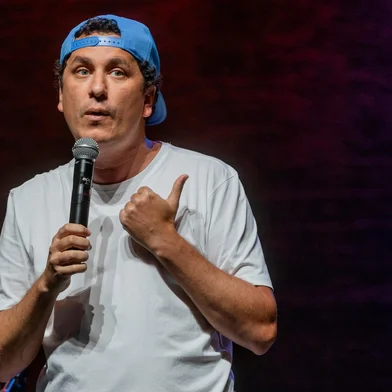 Conhecido por ser a cara do quadro "CAT BBB", uma brincadeira com a central de atendimento ao telespectador do Big Brother Brasil, o humorista Rafael Portugal virá a Caxias do Sul no dia 28 de março para apresentar o stand-up comedy Tô Só Desabafando.<!-- NICAID(16003732) -->
