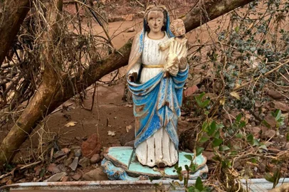 O reencontro com a imagem de Nossa Senhora dos Navegantes, pertencente a Capela São Luiz, de União da Serra, ponto de devoção, destruído pelas enchentes, é a centelha de esperança que motiva os moradores da comunidade.<!-- NICAID(15778106) -->