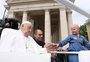 "Obrigado por me levar de volta à praça", disse o papa Francisco após último eio no Vaticano