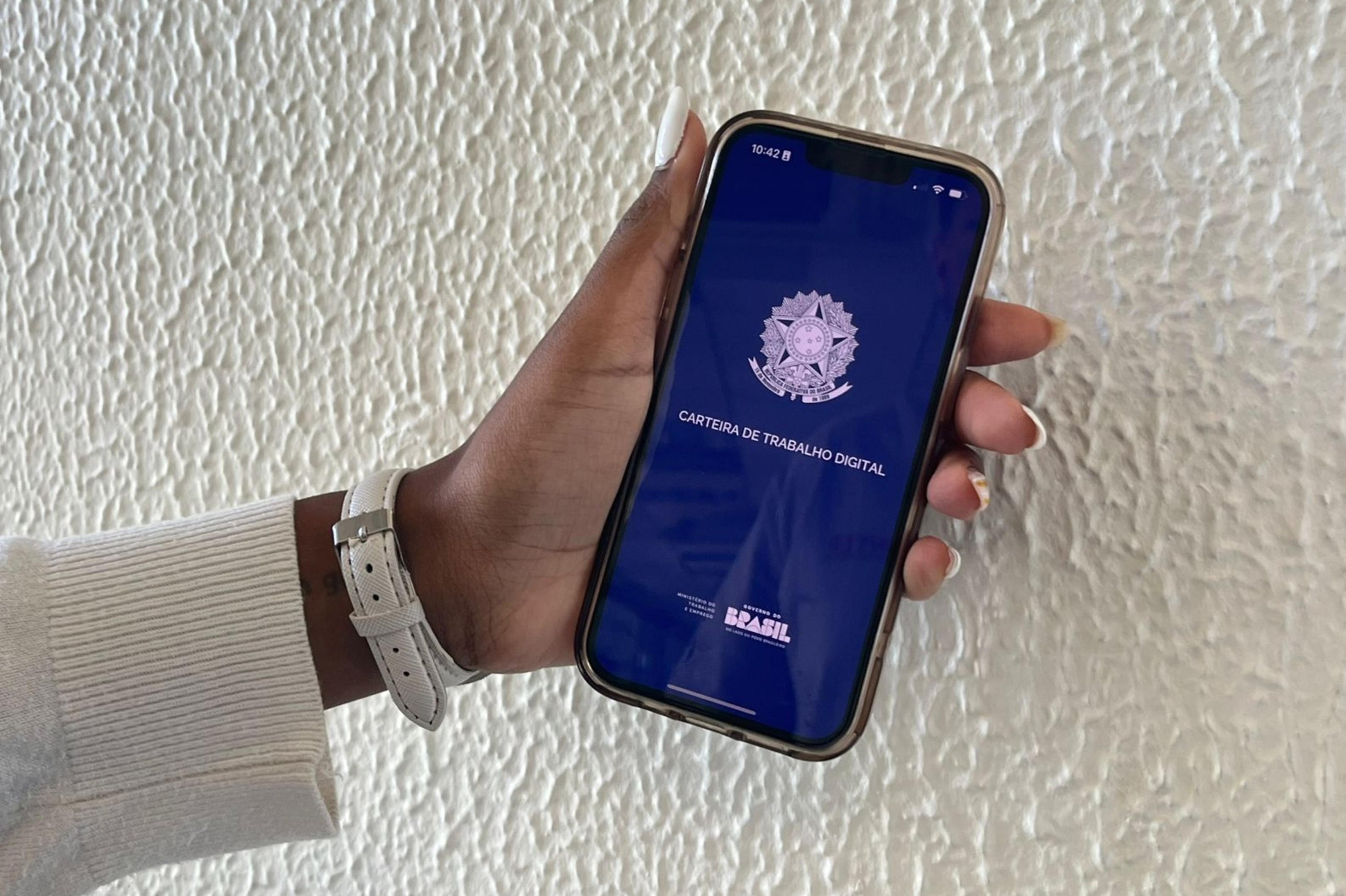 Desemprego tem melhor resultado anual da s&eacute;rie hist&oacute;rica em 2025, ap&oacute;s recuo para 5,1% em dezembro