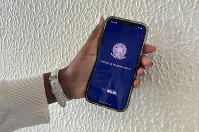 Carteira de trabalho digital<!-- NICAID(16164891) -->