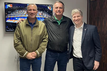 Sanderson (PL), Bolsonaro (PL) e Van Hattem (Novo)<!-- NICAID(16082972) -->
