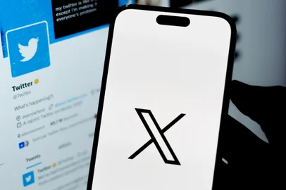 New York - 23 07 23: X the new name of Twitter by Elon MuskFonte: 626685207<!-- NICAID(15845203) -->