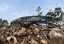 Após protesto de moradores, prefeitura promete retirar lixo de terreno próximo à Arena do Grêmio