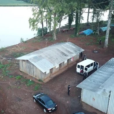 Justiça condena três pessoas por manterem trabalhadores em condições análogas à escravidão em Campestre da Serra.<!-- NICAID(16072327) -->