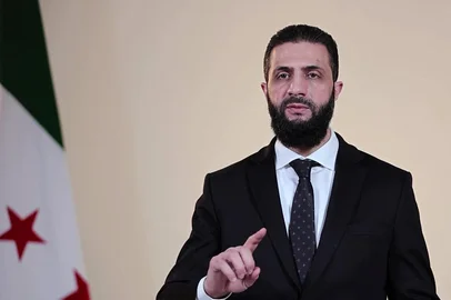 This grab from a handout video statement released by the Syrian Presidency shows Syria's interim president Ahmed al-Sharaa speaking in Damascus on March 9, 2025. The interim president vowed on March 9 for accountability and an investigation after the killing of Alawite civilians triggered an international backlash against the worst violence since Bashar al-Assad's overthrow. (Photo by Syrian Presidency / AFP) / RESTRICTED TO EDITORIAL USE - MANDATORY CREDIT "AFP PHOTO / Syrian Presidency" - NO MARKETING NO ADVERTISING CAMPAIGNS - DISTRIBUTED AS A SERVICE TO CLIENTS<!-- NICAID(15991935) -->