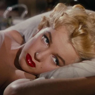 Filme Torrentes de PAixão (1953), dirigido por Henry Hathaway e estrelado por Marilyn Monroe.<!-- NICAID(16292608) -->