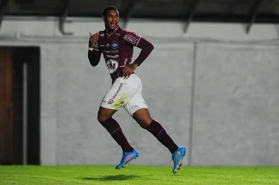 CAXIAS DO SUL, RS, BRASIL, 31/05/2025. Caxias x Londrina, jogo válido pela oitava rodada da primeira fase da série C do campeonato brasileiro e realizado no estádio Centenário. (Porthus Junior/Agência RBS)Indexador: BTK                             <!-- NICAID(16050086) -->