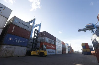 Rio Grande, RS, BRASIL, 11/04/2023- A rotina no porto de Rio Grande, o maior do RS.  Foto: Lauro Alves  / Agencia RBS<!-- NICAID(15399529) -->