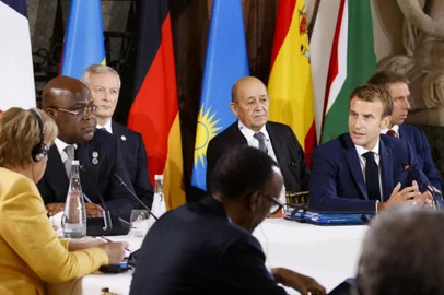 French President Emmanuel Macron (R) chairs a meeting with leaders of the African Union and European Union at the Palazzo Farnese, in Rome, on the sidelines of the G20 leaders' summit, on October 30, 2021. - Climate change and the relaunch of the global economy will top the G20 agenda as leaders of the world's most advanced nations meet October 30, the first in-person gathering since the pandemic. (Photo by Ludovic MARIN / AFP)<!-- NICAID(14929191) -->
