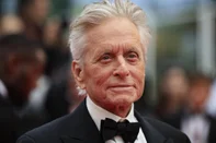 US actor and Honorary Palme dor of the 76th Festival de Cannes Michael Douglas arrives for the opening ceremony and the screening of the film "Jeanne du Barry" during the 76th edition of the Cannes Film Festival in Cannes, southern France, on May 16, 2023. (Photo by Valery HACHE / AFP)Editoria: ACELocal: CannesIndexador: VALERY HACHESecao: cinemaFonte: AFPFotógrafo: STF<!-- NICAID(15431532) -->