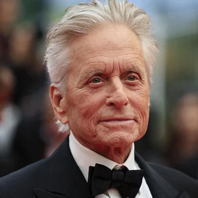 US actor and Honorary Palme dor of the 76th Festival de Cannes Michael Douglas arrives for the opening ceremony and the screening of the film "Jeanne du Barry" during the 76th edition of the Cannes Film Festival in Cannes, southern France, on May 16, 2023. (Photo by Valery HACHE / AFP)Editoria: ACELocal: CannesIndexador: VALERY HACHESecao: cinemaFonte: AFPFotógrafo: STF<!-- NICAID(15431532) -->