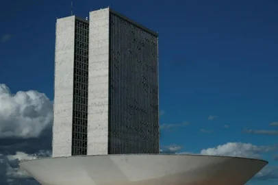Câmara dos Deputados <!-- NICAID(16345106) -->
