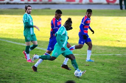 FLORES DA CUNHA, RS, BRASIL, 02/07/2021. SUB-23 - Juventude x Fortaleza, jogo válido pelo grupo A do Campeonato Brasileiro de Aspirantes e realizado no estádio Homero Soldatelli. O Juventude perdeu por 4 a 0. (Porthus Junior/Agência RBS)<!-- NICAID(14824719) -->